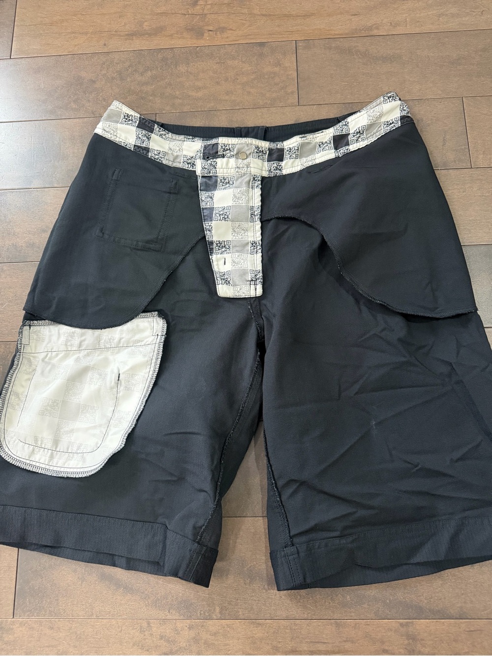 Lululemon Men's Shorts Size 32 - Picture 3 of 5